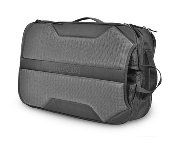 Integral 30 - ramenní i bederní popruhy lze skrýt do zad batohu a vytvořit tak tašku